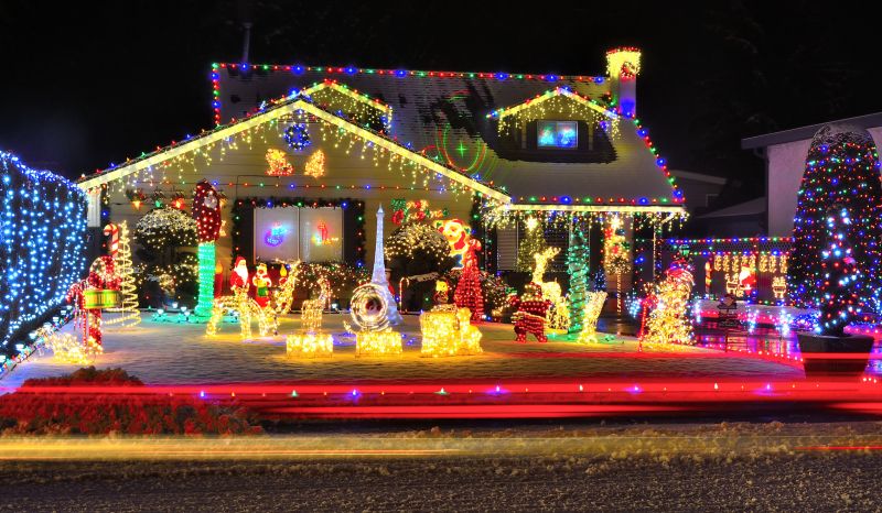 Holiday Lights Hanging in Roswell, GA